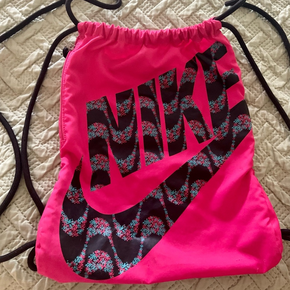 Nike Drawstring Bag w/Side Zipper 15x12